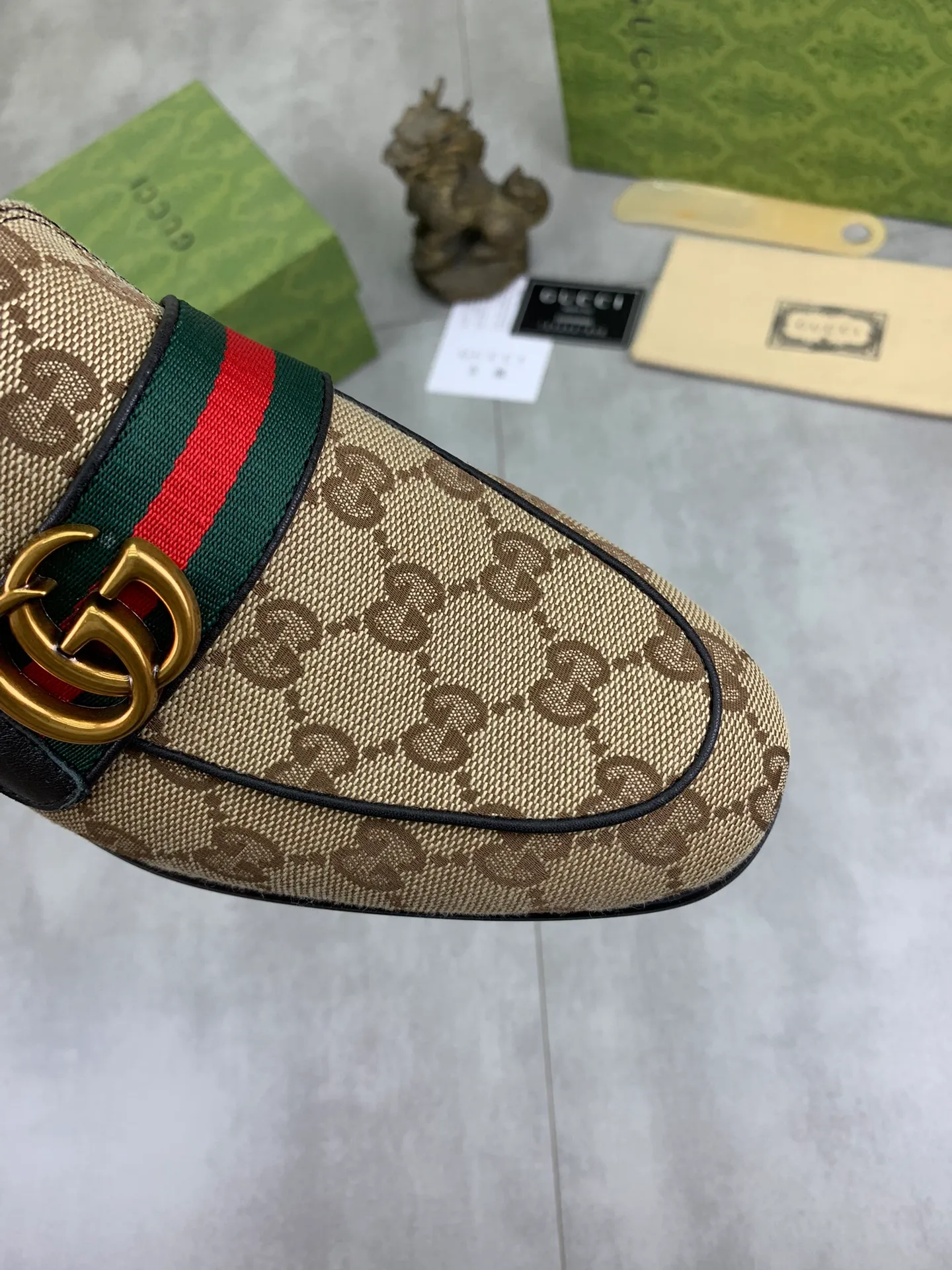 Men's Men's Shoes💰P480💰【New Style】Water-dyed Niuli High Quality Gucci half-drag business leather shoes hot selection (Gucci) official website latest Gucci half-drag 🎁 business leather shoes, hot style 💥 simple and elegant style, exclusive for trendy men. Unique official website latest brand original double G embossing Elements 👑 Original Gucci decoration, fashionable and elegant, fabric original calfskin ✅ Fully imported first-layer cowhide lining, official website designated wear-resistant, rubber business outsole, classic model taken at the counter in real life 🎬Number: 38-44 (45 46 customized) 2⃣️colors available